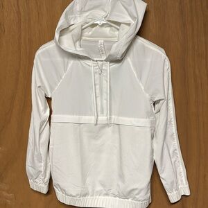 Lululemon Pack Light 1/2 zip white size 2